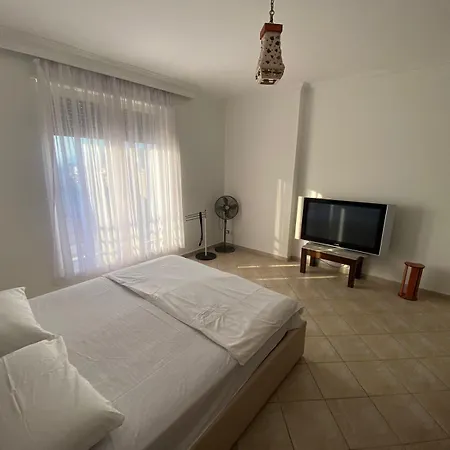 Itan 4 * Tirana