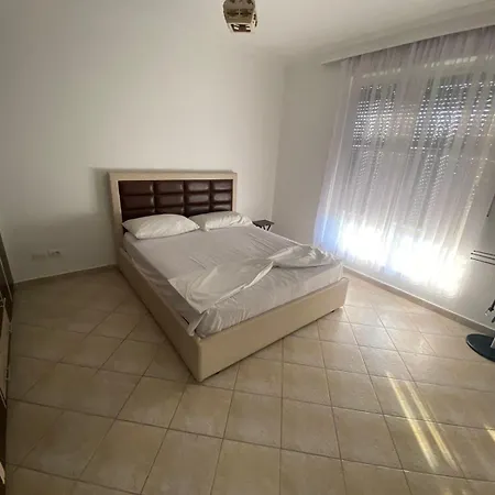 Itan 4 Apartment *