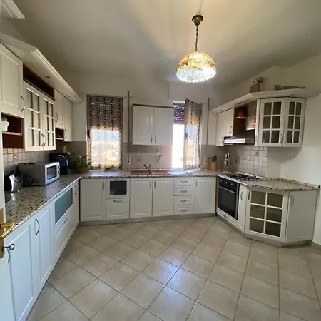 Itan 4 Apartment